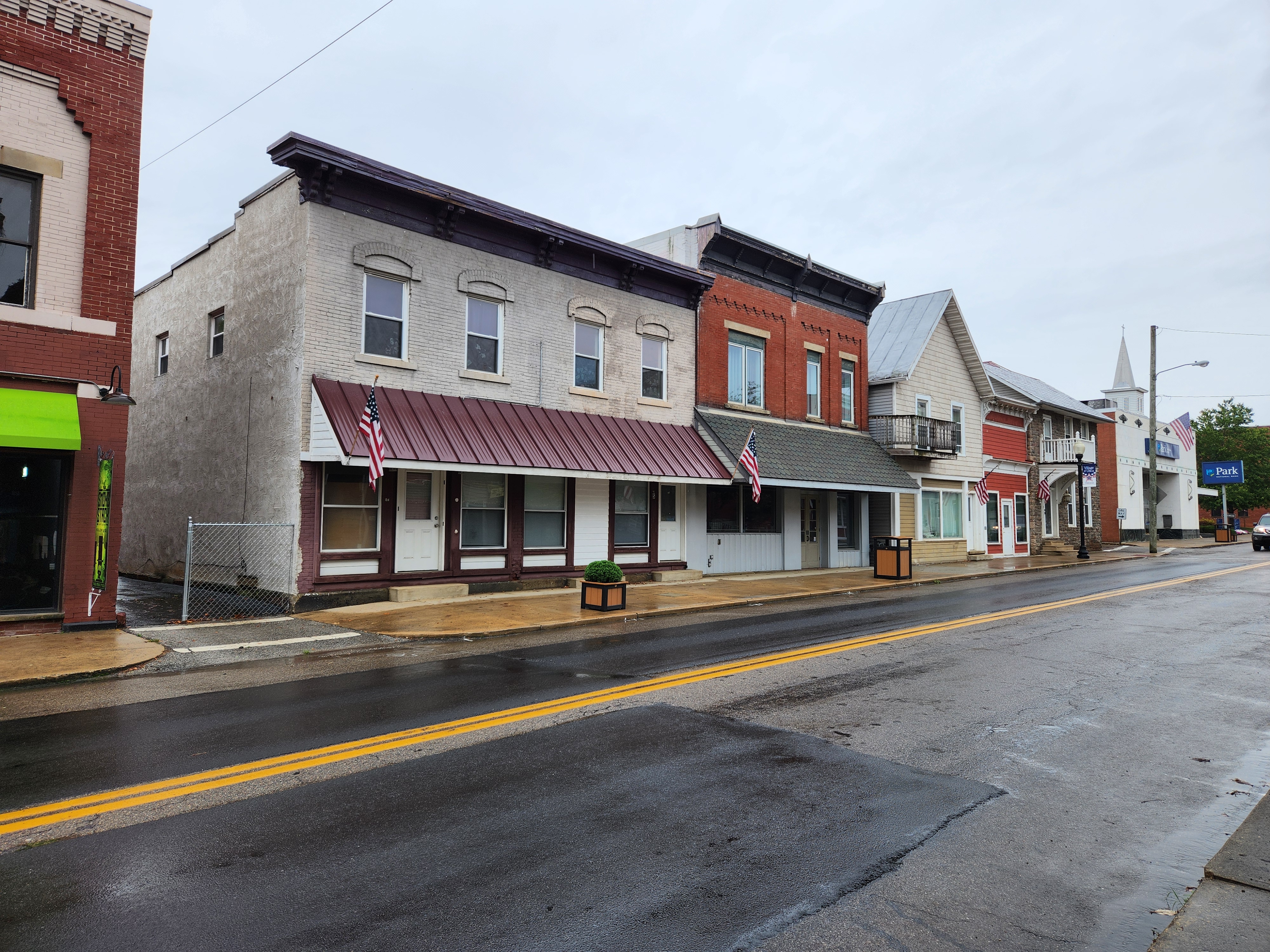 41-55 S. Main St. Residential/Commercial units in Utica, OH